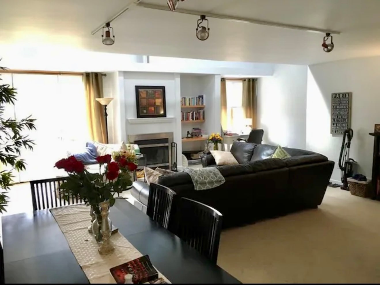 Building Photo - 1047 Danby Rd