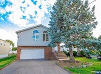 Building Photo - 6 Donor Ave