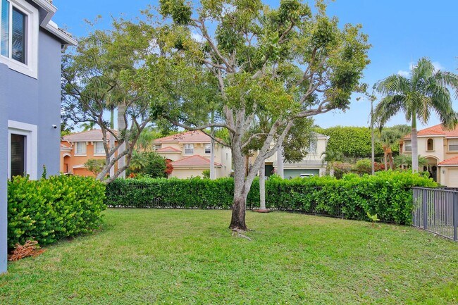 Building Photo - 9022 Dupont Pl