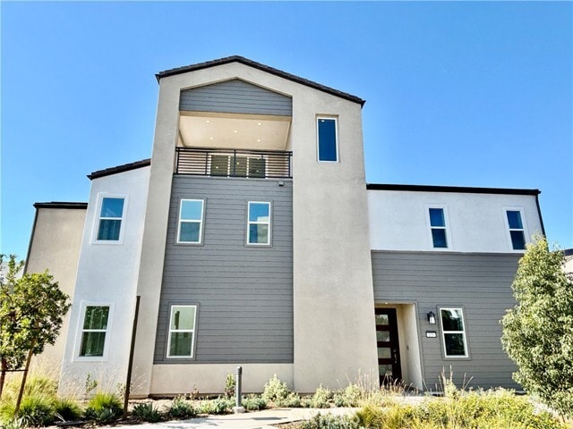 Building Photo - 135 Sawbuck