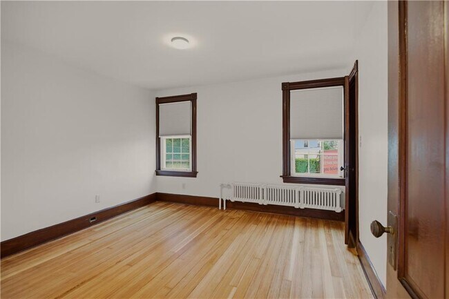Building Photo - 82 Van Zandt Ave