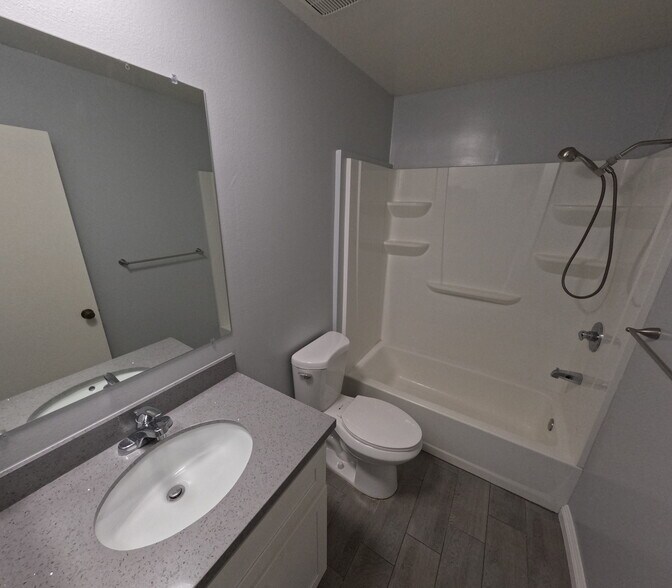 BATH ROOM - 809 Brent Ave