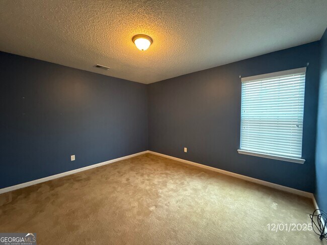 Building Photo - 460 Camella Cir