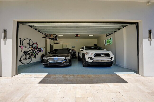 Building Photo - 1111 SE 9th Ave