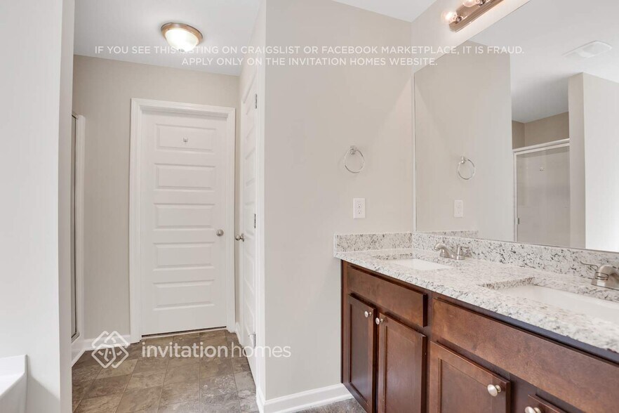 Building Photo - 605 Emporia Loop