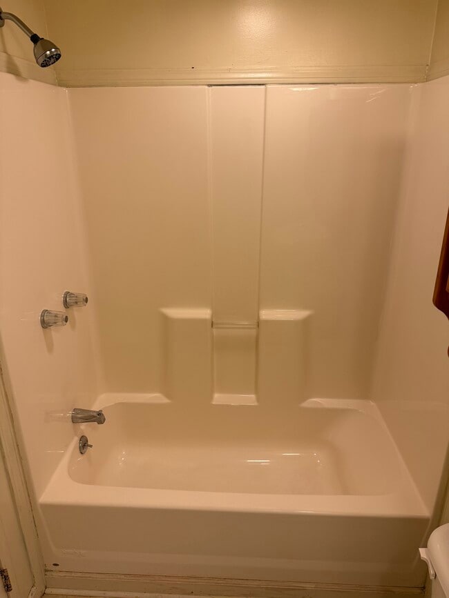 Building Photo - Letchworth house