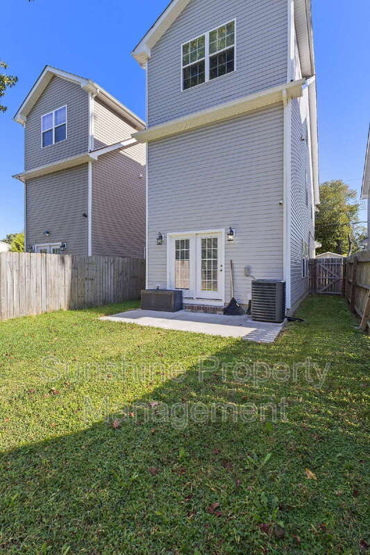 Building Photo - 805 Ridgeway Ave