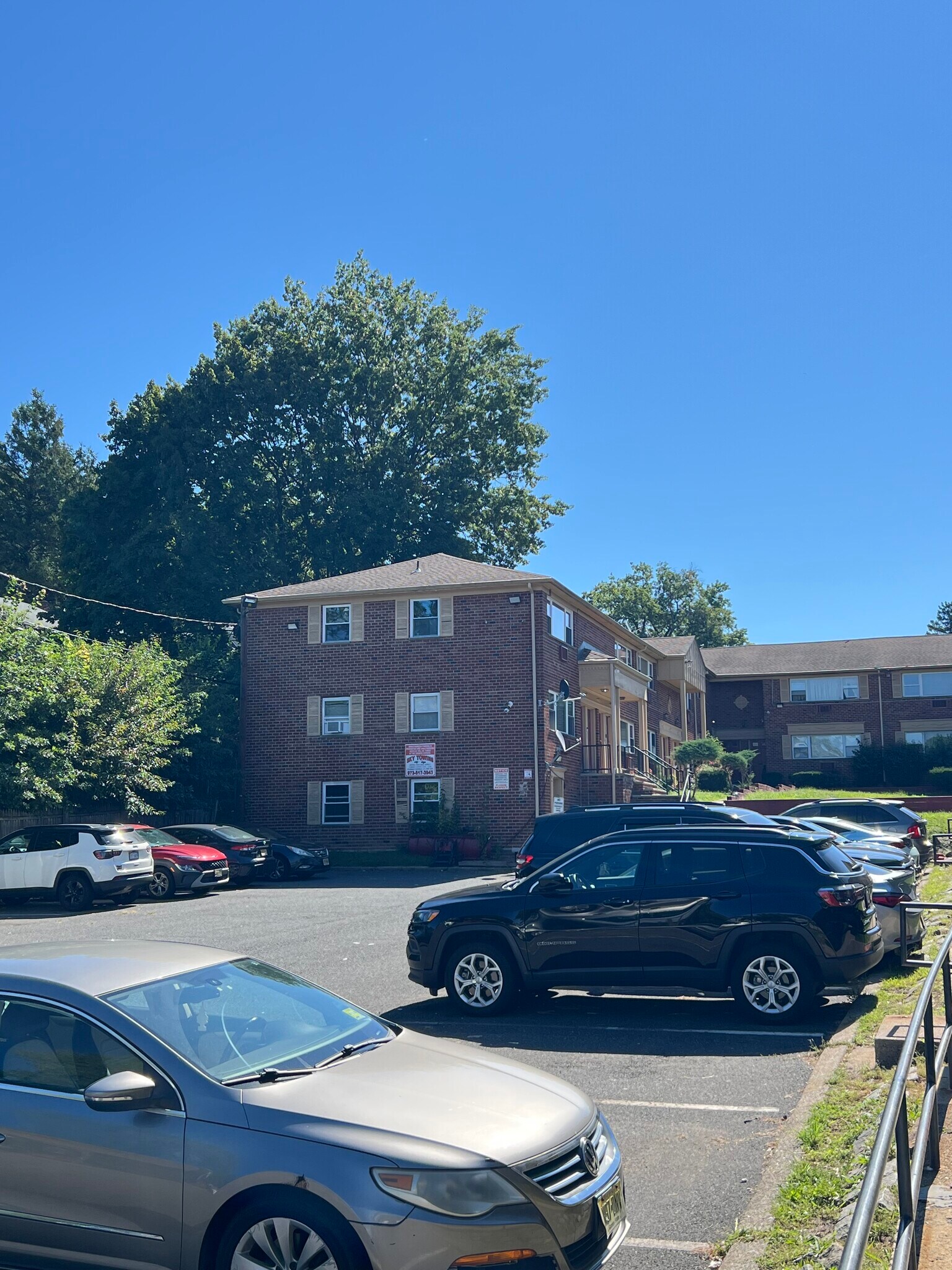 Building Photo - 916 Stuyvesant Ave