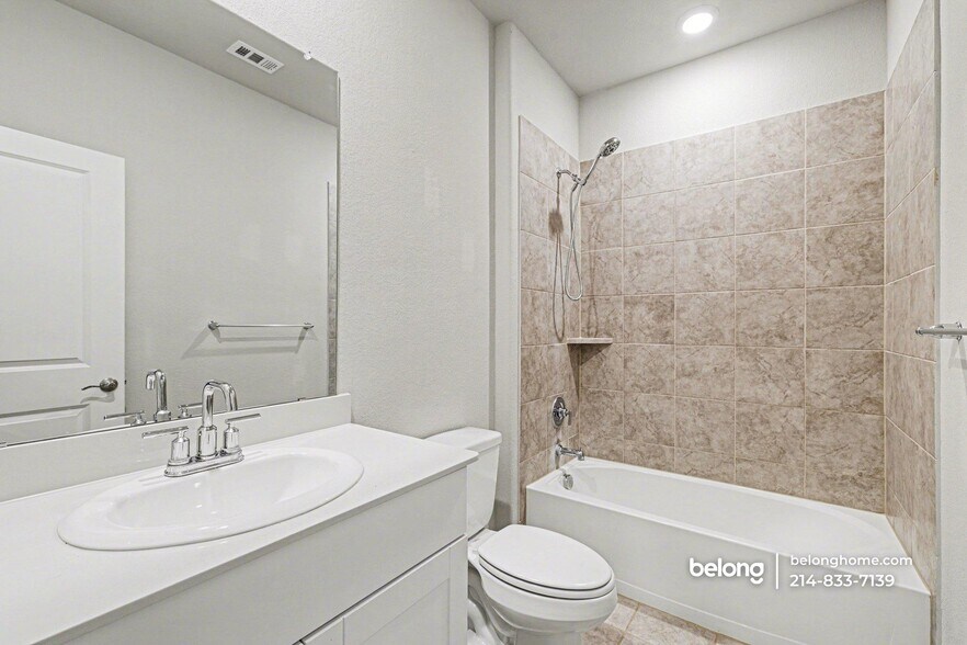 Building Photo - 3416 Kingsview Dr