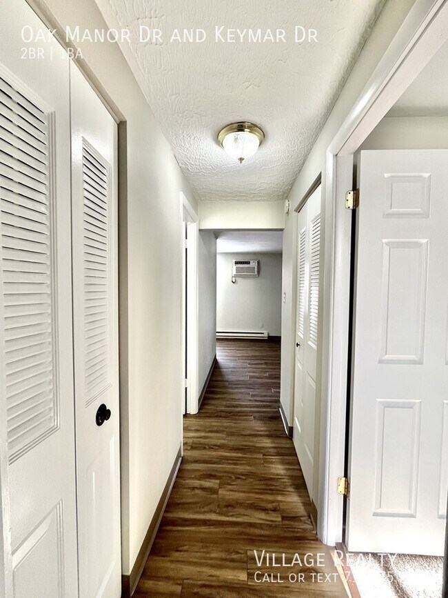 Building Photo - 221 Oak Manor Dr