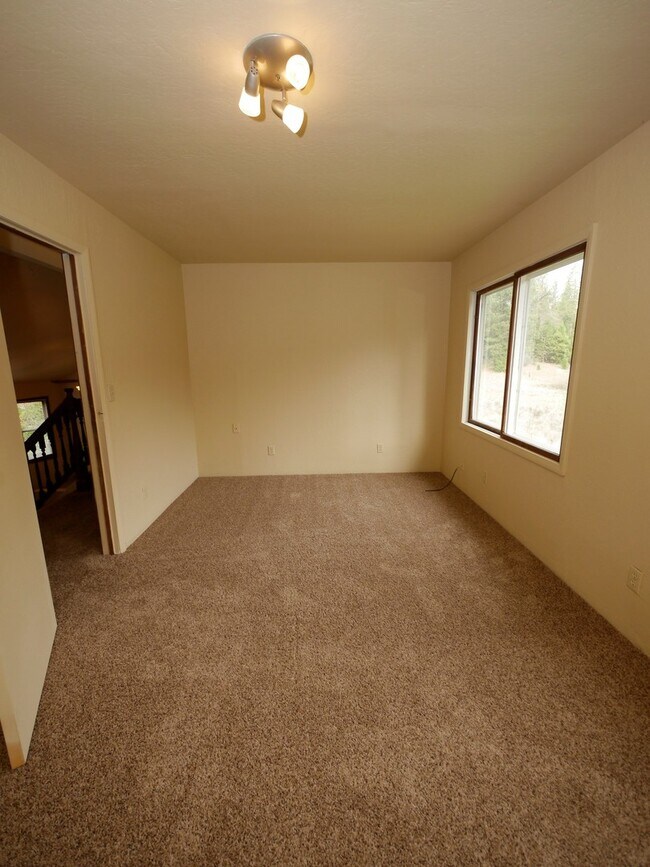Building Photo - 99 Parsons Ln