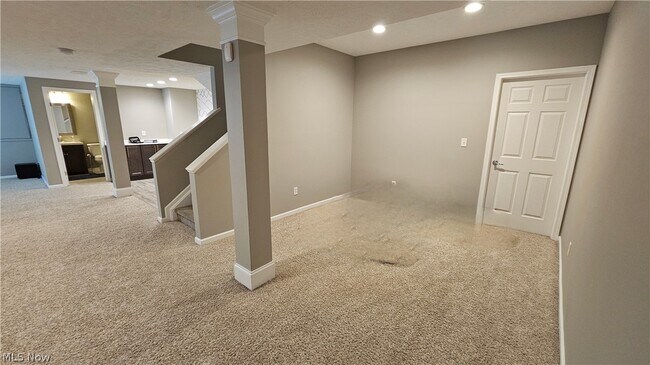 Building Photo - 9337 Ellis Way