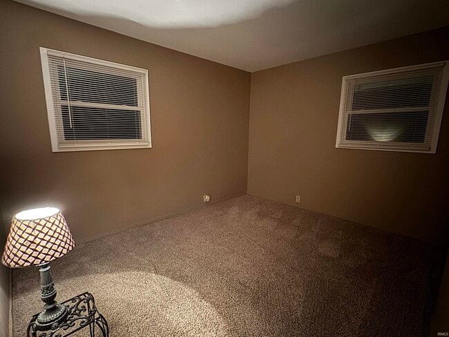 Building Photo - 709 Thornberry Dr