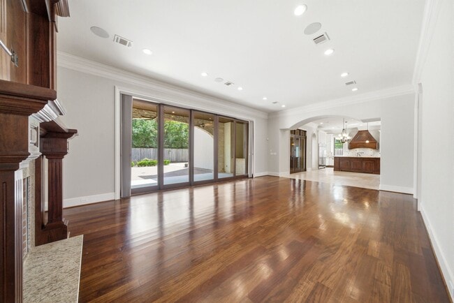 Building Photo - 5339 Tilbury Dr