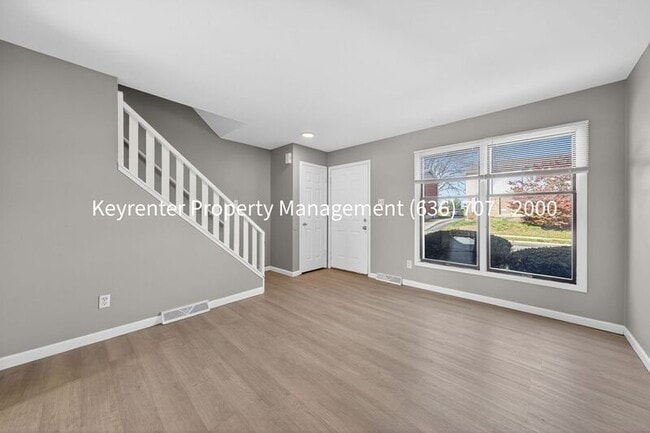 Building Photo - 924 Parkcrest Dr
