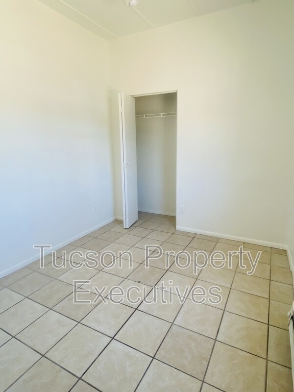 Building Photo - 19 W Veterans Blvd