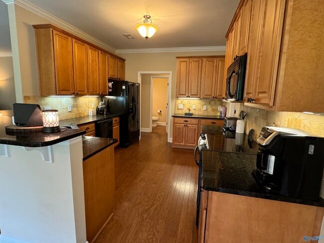 Building Photo - 2203 Rosebrooke Dr SW