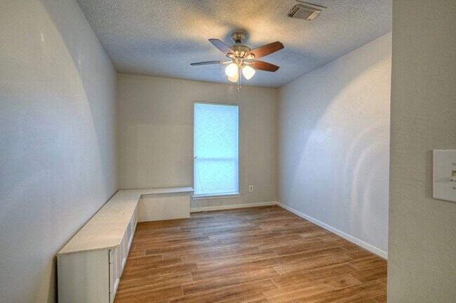 Building Photo - 15 White Bark Pl