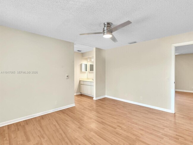 Building Photo - 1353 Springside Dr