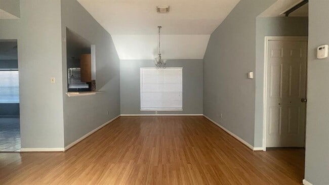Building Photo - 9238 Golden Sunshine Dr