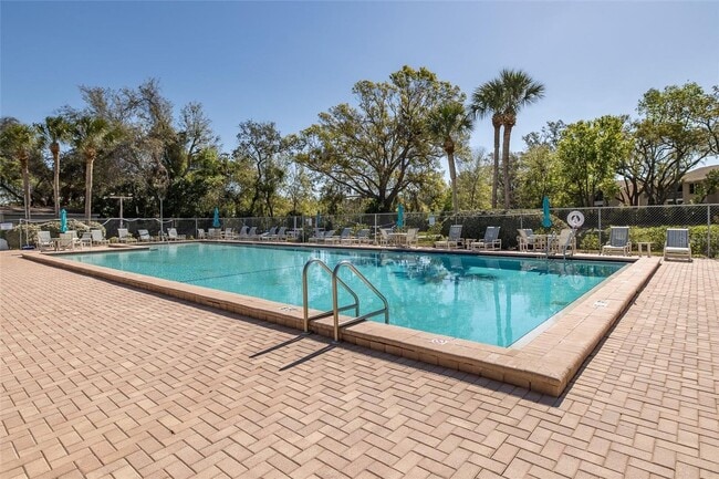 Building Photo - Beautifully Updated Condo