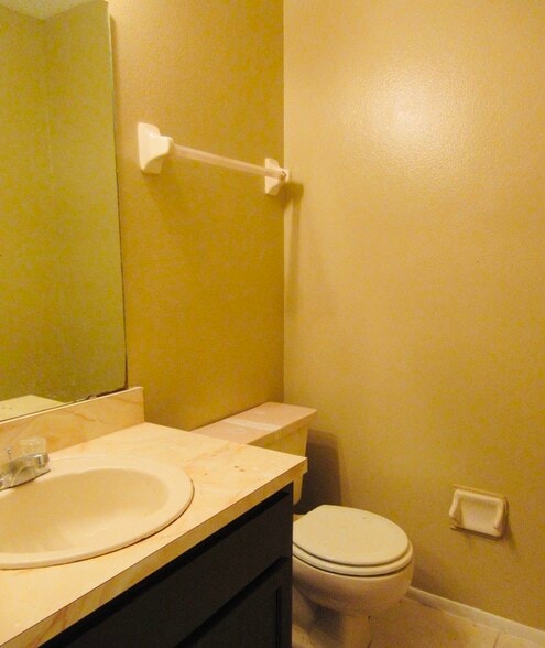 Building Photo - 932 Beau Ct