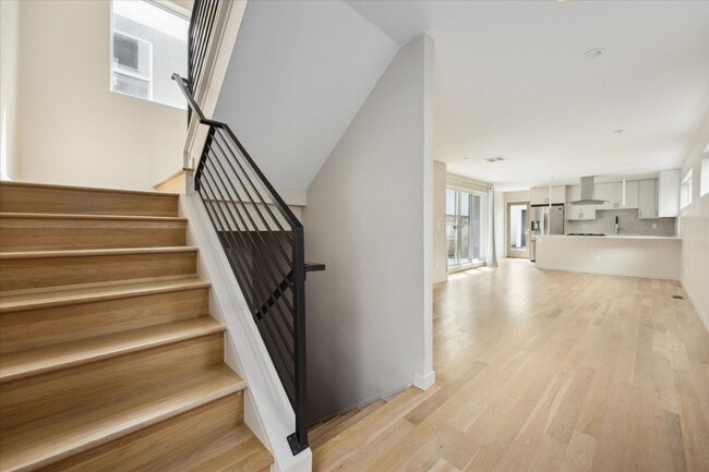 Building Photo - Upscale rear unit in the heart of Denver!