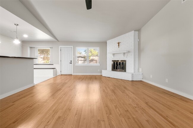 Building Photo - 9730 Wickenburg Dr