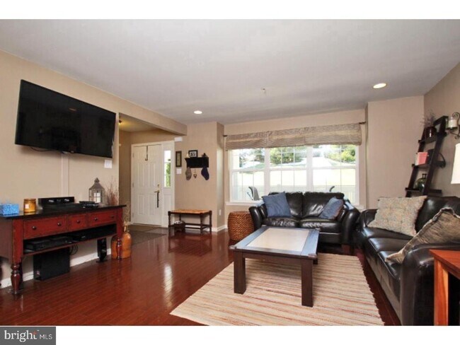 Building Photo - 278 Flagstone Rd