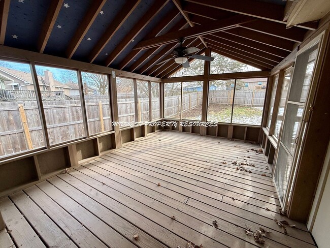 Building Photo - 3 Bed | 2 Bath Home for Rent – Lee’s Summit