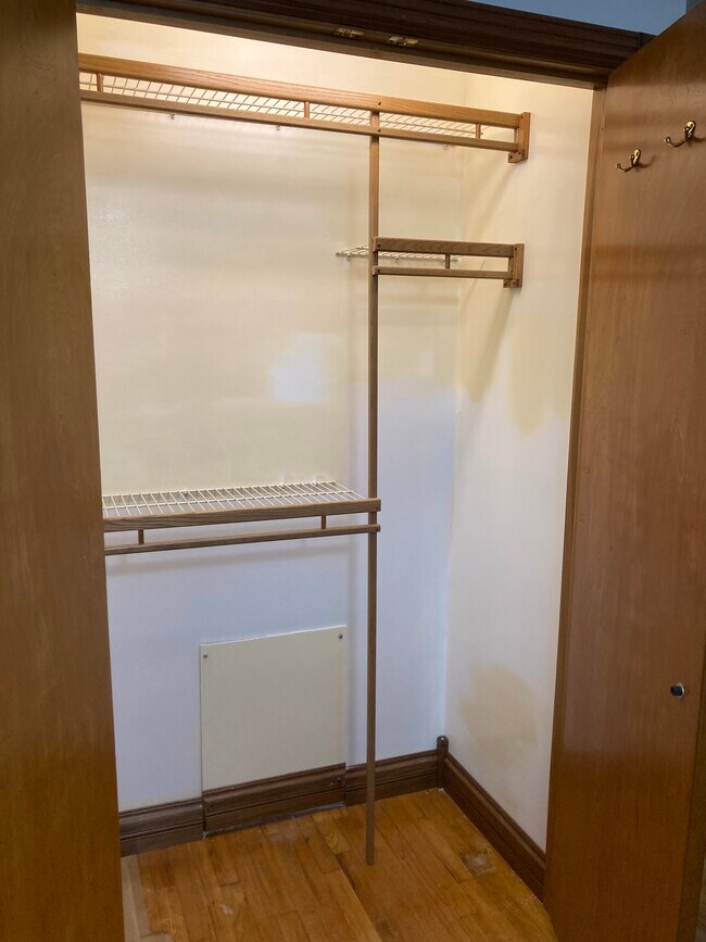 Building Photo - 2401 Bristol Rd