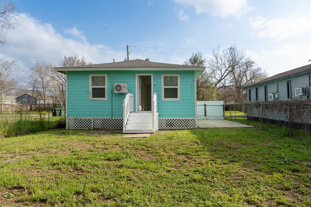 Building Photo - 923 E 39th St