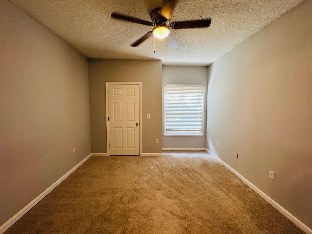 Building Photo - 955 Juniper St NE