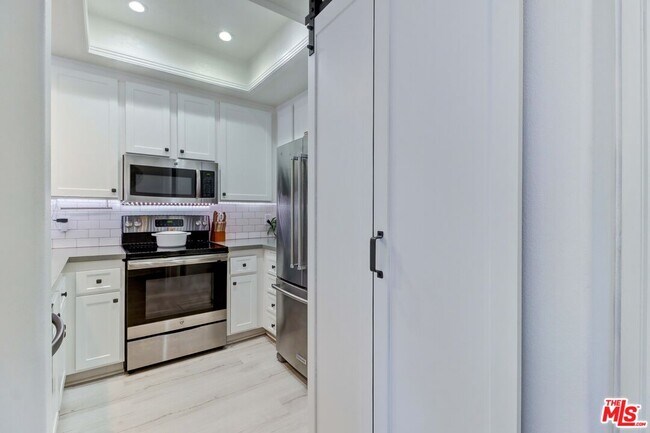 Building Photo - 2960 Champion Way