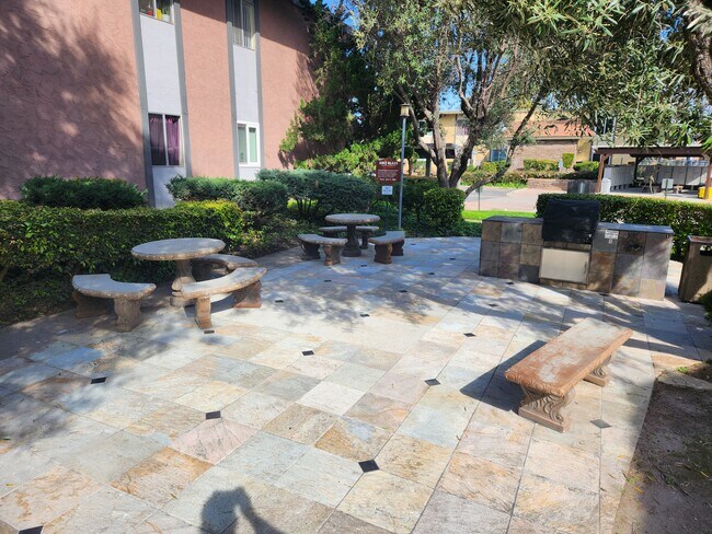 BBQ - 23300 Marigold Ave