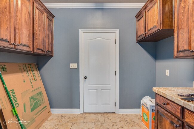 Building Photo - 244 Gloucester Dr