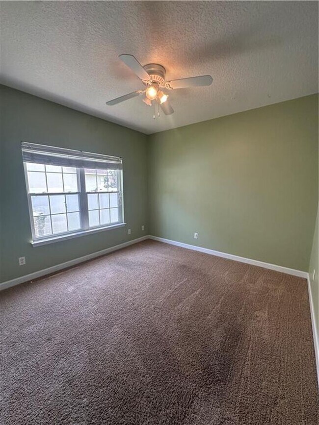 Building Photo - 235 Wellington Pl