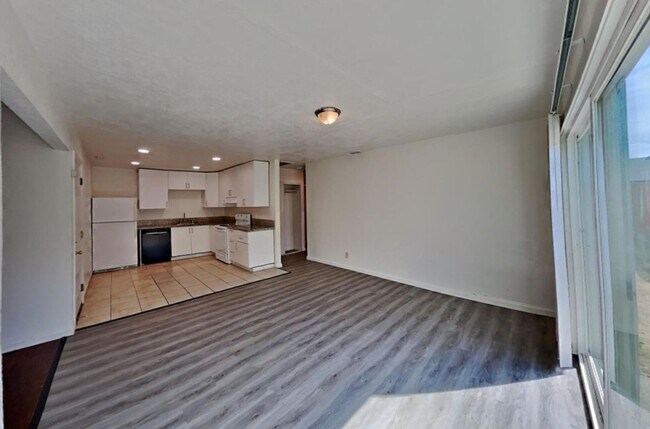 Building Photo - 68th Ave