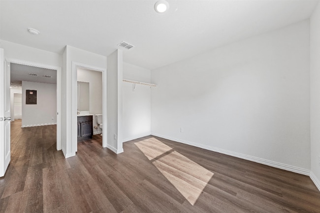 Building Photo - 2408 McKenzie Ave