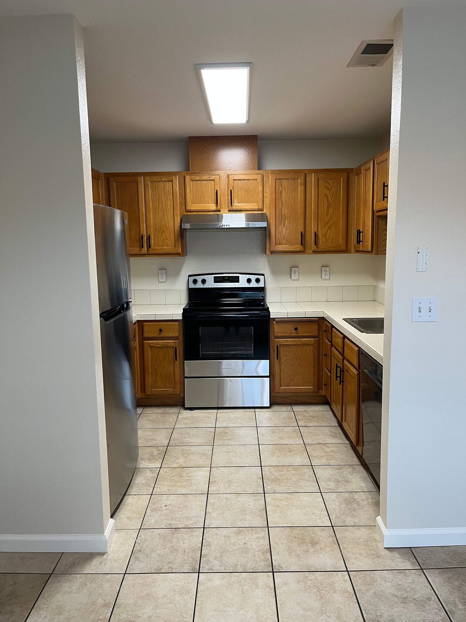 Building Photo - 2436 Avignon Cir