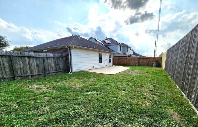 Building Photo - 21342 Colton Cove Dr