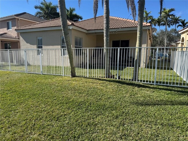Building Photo - 1736 Aspen Ln