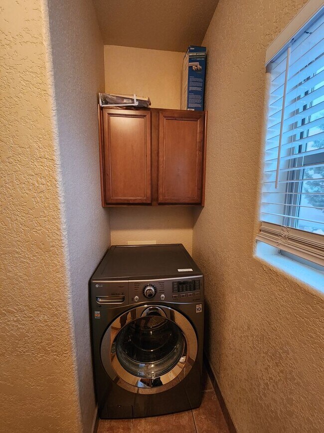 Building Photo - 2105 San Patricio Loop