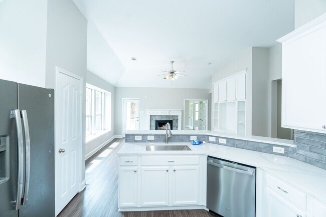 Building Photo - 3105 Whispering Pine Blvd