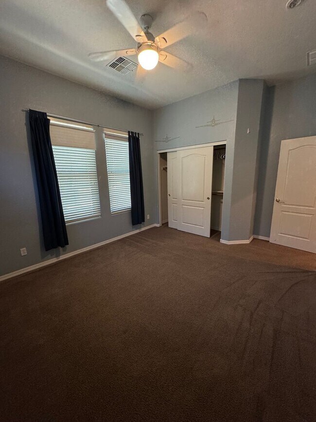 Building Photo - ***1st month's rent 1/2 off** 4BD / 3BA Chandler Home for Rent!
