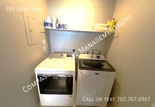 Building Photo - 380 Seine Way