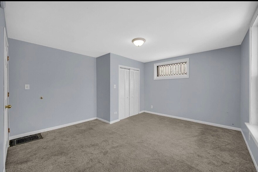 1st bedroom - 922 Summer St