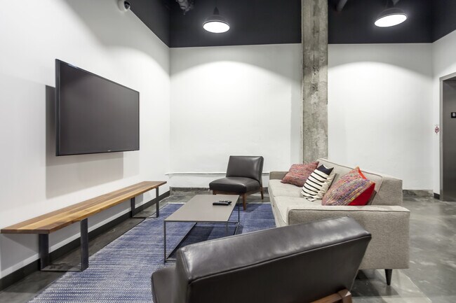 Building Photo - Publix