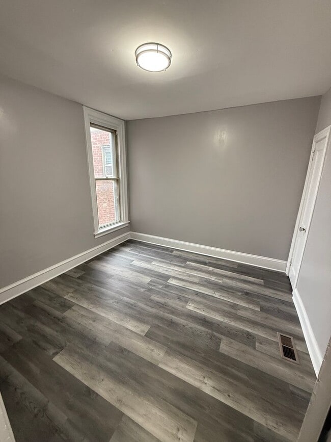 Building Photo - Beautiful three bedroom townhome available in Somerdale