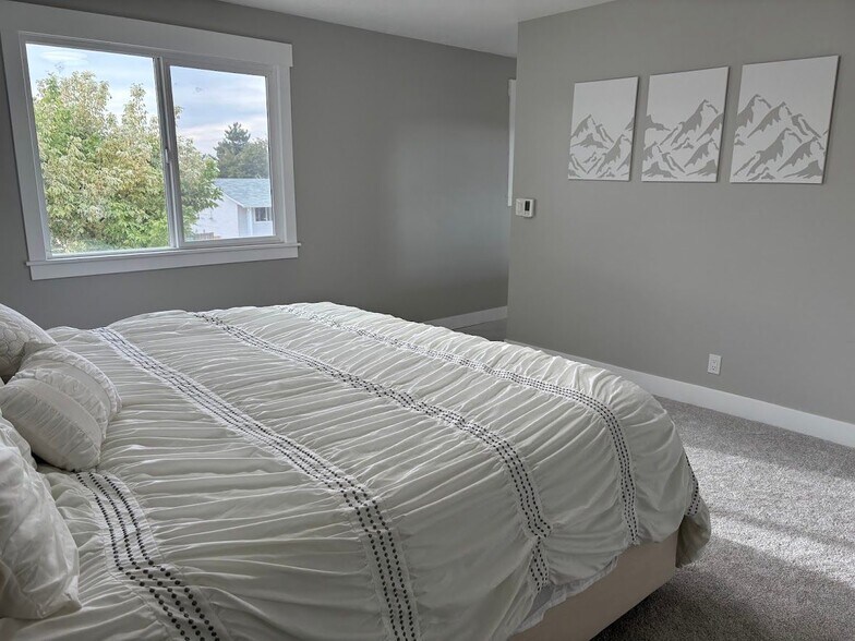 Building Photo - 9185 S Quail Hollow Dr